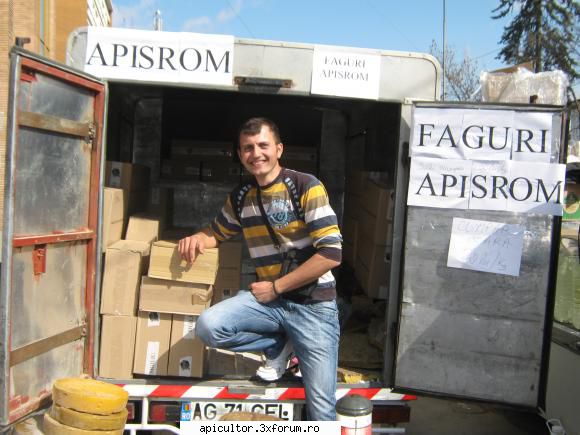 T�rgul Apicol Oltenia -Rm. V�lcea - poza 4 Cine il cunoaste? - TARGURI APICOLE