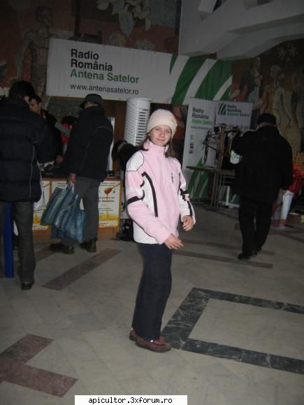 Targul Mierii-Campina 2011 - Poza 7.Fata mea - TARGURI APICOLE
