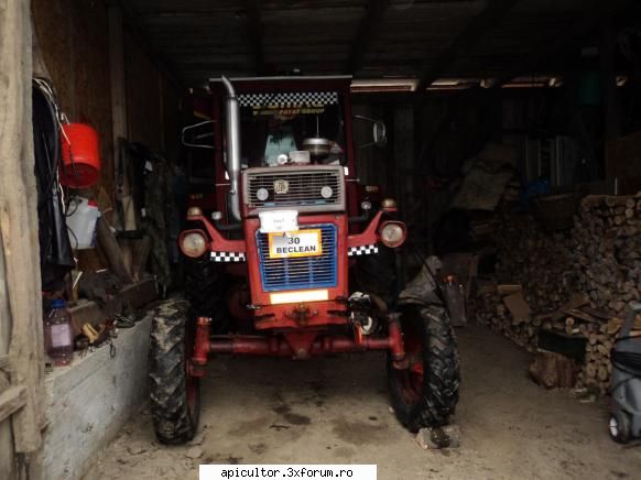 Vand tractor 650M - salutari, vand tractor 650M +accesorii : plug - VANZARI ECHIPAMENTE APICOLE