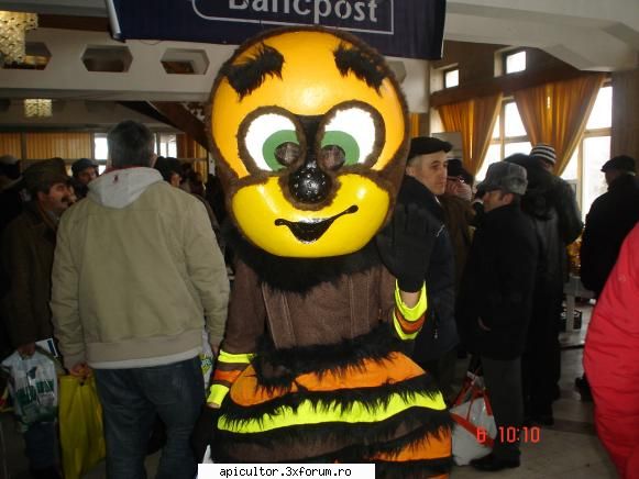 campina 2010 - Incep eu cu pozele - TARGURI APICOLE