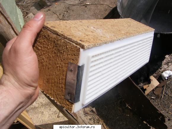 colector de polen - Am inceput si eu constructia unui colector - COLECTOARE POLEN