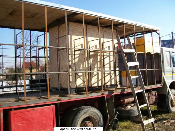 poze crisbee - cabana apicola mobila imi permite sa folosesc - POZE