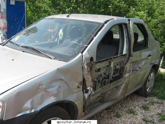 poze eu - Masina mea dupa un accident cu autor necunoscut - POZE